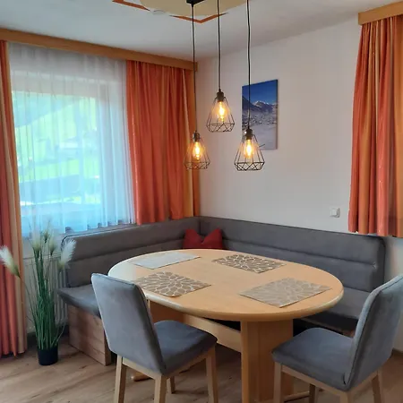 Haus Sandra - Joker Card Incl Apartment Saalbach-Hinterglemm